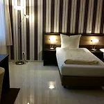 מלון Cityhotel Garni