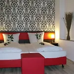 Cityhotel Garni מלון 3*