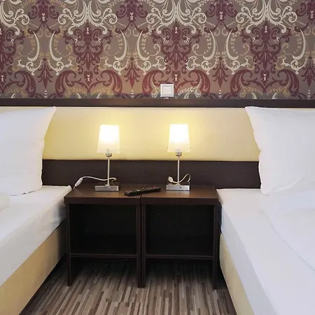 Отель Cityhotel Garni 3*