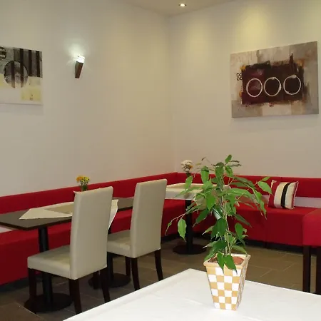 Отель Cityhotel Garni