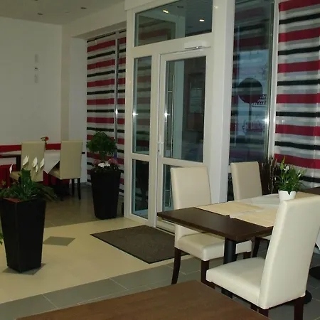 Cityhotel Garni Отель 3*