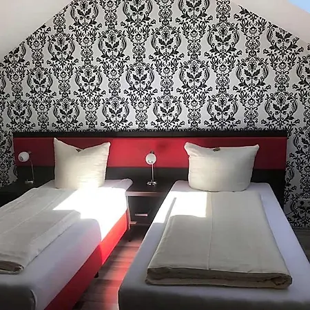 Cityhotel Garni Отель 3*