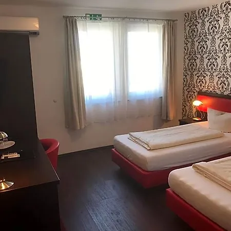Отель Cityhotel Garni 3*