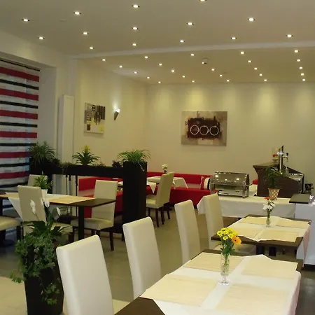 Отель Cityhotel Garni 3*